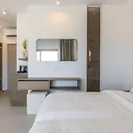 Muro アパートホテル